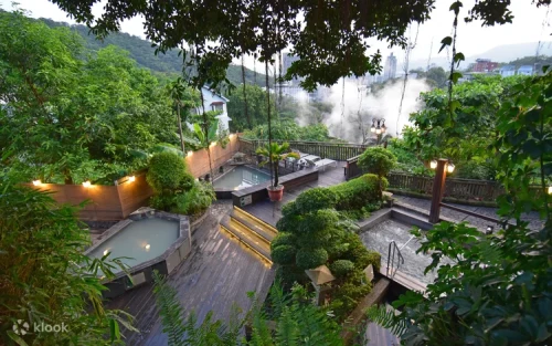 Private hot spring room crafted from Guanyin stone and red cypress