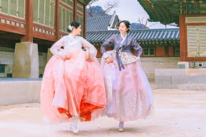 Premium Hanbok Rental and Hairstyling near Gyeongbokgung Palace