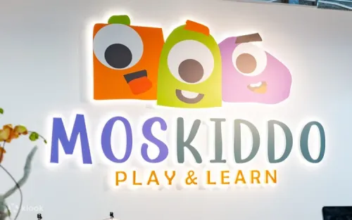 Kids navigating the exciting indoor obstacle course at MOSKIDDO Wong Chuk Hang