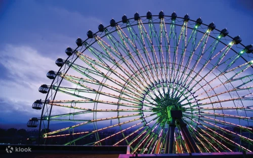 Beautiful evening views from the Miramar Ferris Wheel overlooking Taipei