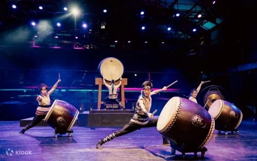 Mesmerizing Taiwanese drum performance at Dream Sugar Theater