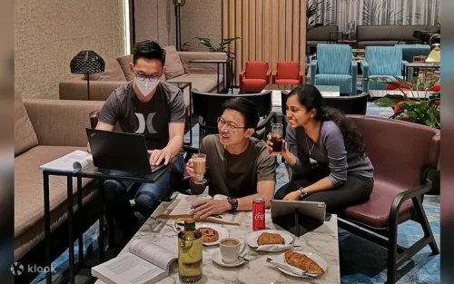 Free-flow light snacks and beverages available for lounge guests
