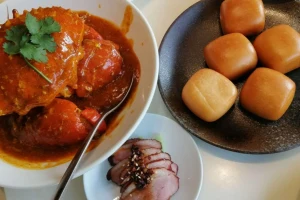 Gardens by the Bay and Marina Bay Sands Walking Tour with Seafood Meal