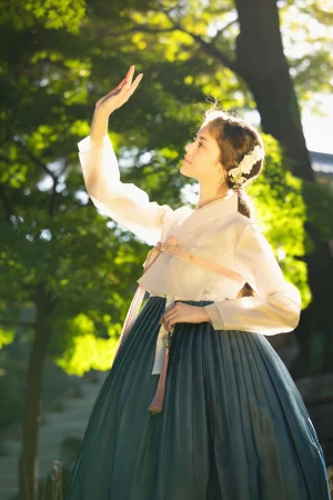 Premium Hanbok Rental & Hairstyling at Gyeongbokgung Palace