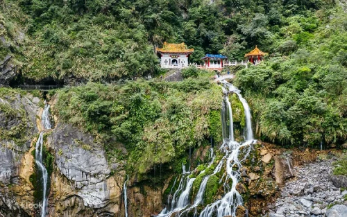 Scenic drive along the breathtaking Qingshui Cliffs on Taiwan's east coast