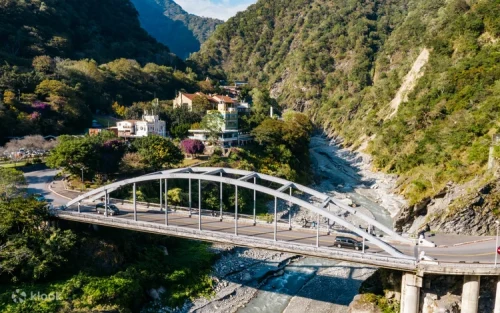 Comfortable private vehicle for your customized Hualien day tour