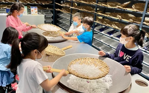 Hands-on artisan seafood blanching experience for visitors