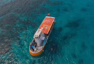 Explore Lamei: Xiaoliuqiu Glass Bottom Boat & Semi-Submarine Experience