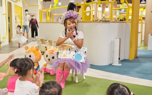 Kids enjoying the interactive Austin coffee area and lounge