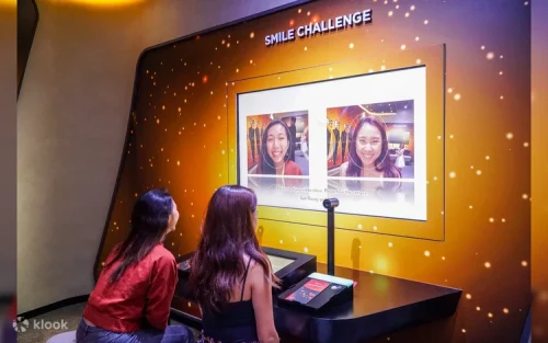 Exploring behind the scenes of airport operations through interactive displays