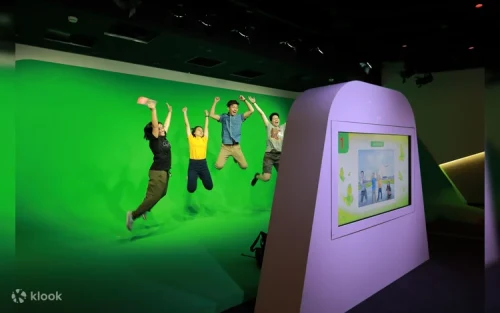 The immersive audio-visual Finale show at Changi Experience Studio