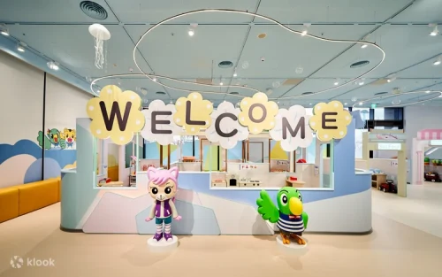 Educational role-play activities at Kiki's Dream Experience Town