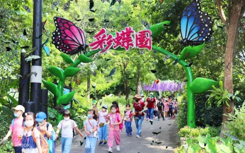 Beautifully landscaped Versailles Garden at West Lake Resortopia