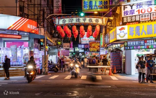 Delicious local street food stalls at the bustling Feng Chia Night Market