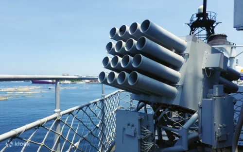Impressive naval guns on the deck of the Deyang Frigate at Anping Lover's Wharf.