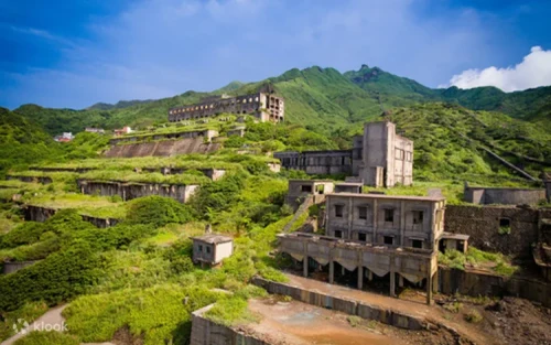 Traditional Taiwanese tea house in Jiufen overlooking the Pacific Ocean