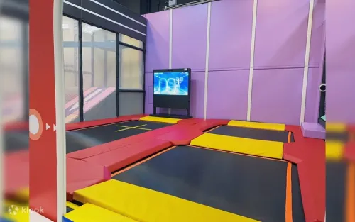 Large sand pool and maze area for safe indoor family activities
