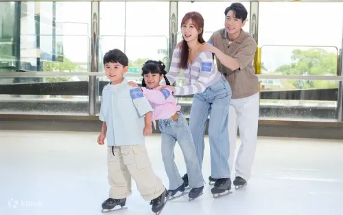 Convenient self-service skate rental kiosks in Hong Kong