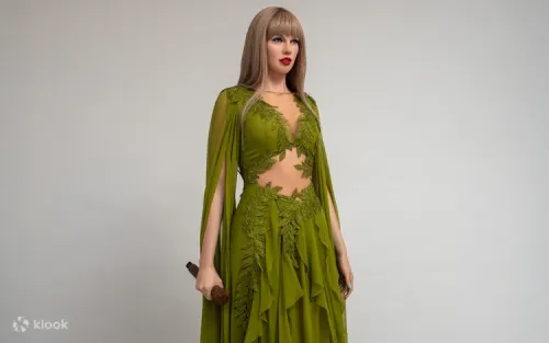 Take a selfie with the incredibly lifelike Taylor Swift wax figure at the music zone