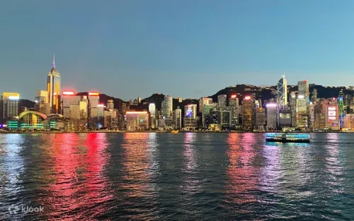 Spectacular view of Tsim Sha Tsui and Central from the boat