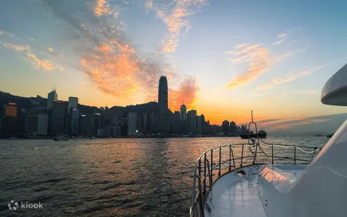 Spacious 85-foot western-style Dreamer yacht featuring stunning neon lights