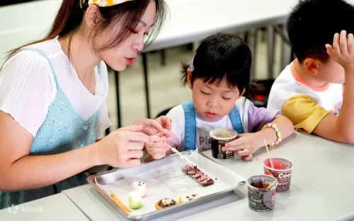 Creating custom DIY chocolate masterpieces in the workshop