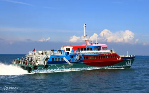 Scenic coastal views from the ferry traveling to Green Island