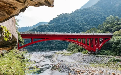 Comfortable chartered car driving through Taroko National Park