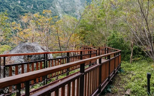 Stunning turquoise river flowing through Taroko Gorge canyons