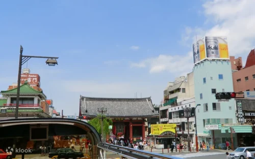Vibrant streets of Shinjuku and Shibuya seen from the sightseeing bus