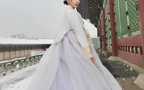 Professional hairstyling and traditional accessories for hanbok