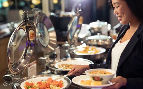 Delicious Singapore Laksa and Hainanese Chicken Rice buffet