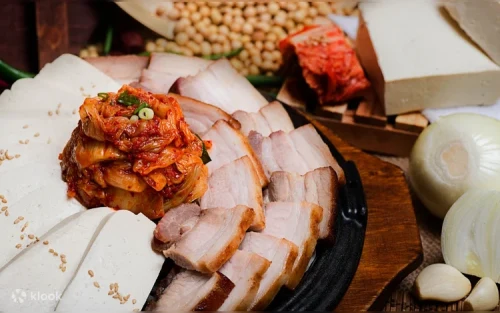 Modern and cozy restaurant interior at Tanjong Pagar Centre
