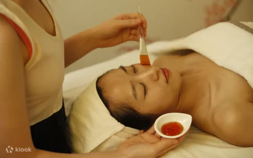 Expert practitioner performing the unique Hwasa massage method