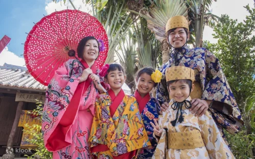 Traditional Ryukyu costume experience at Okinawa World