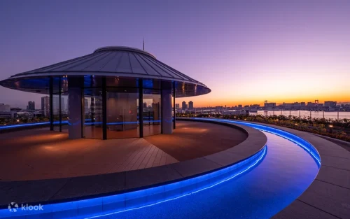 Authentic Japanese dining and relaxation areas at Manyo Club
