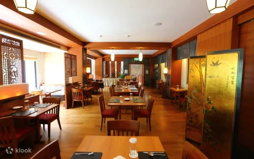 Fragrant indoor cypress wood public bath and sauna facilities